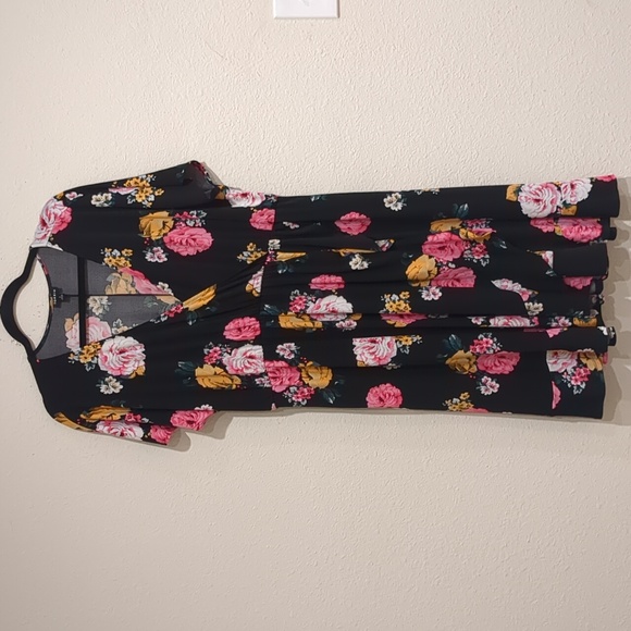 torrid Dresses & Skirts - Torrid Floral Faux Wrap Dress Size 2